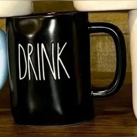 NWT RAE DUNN CERAMIC MUG/CUP FOR COFFEE/TEA IN MATTE BLACK “DRINK” - Picture 1 of 1